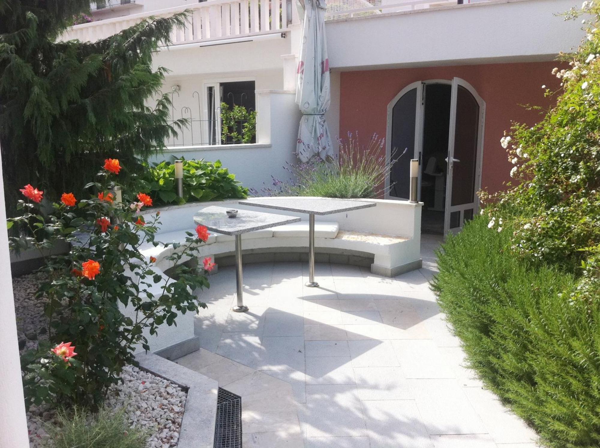 Hotel Bavaria Trogir Donji Seget Esterno foto
