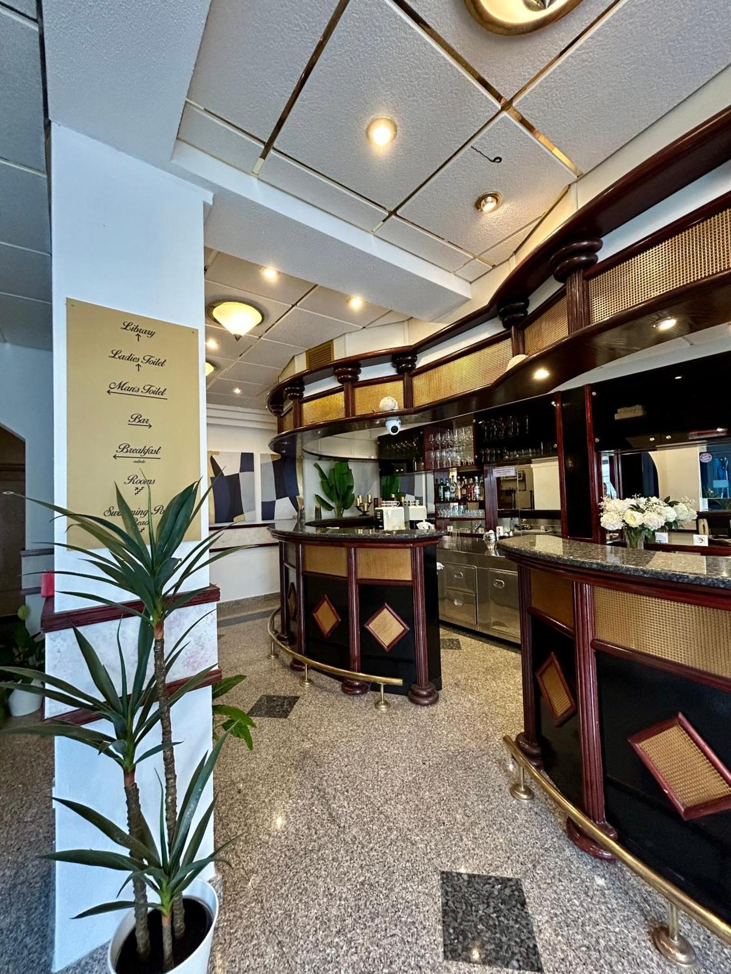 Hotel Bavaria Trogir Donji Seget Esterno foto