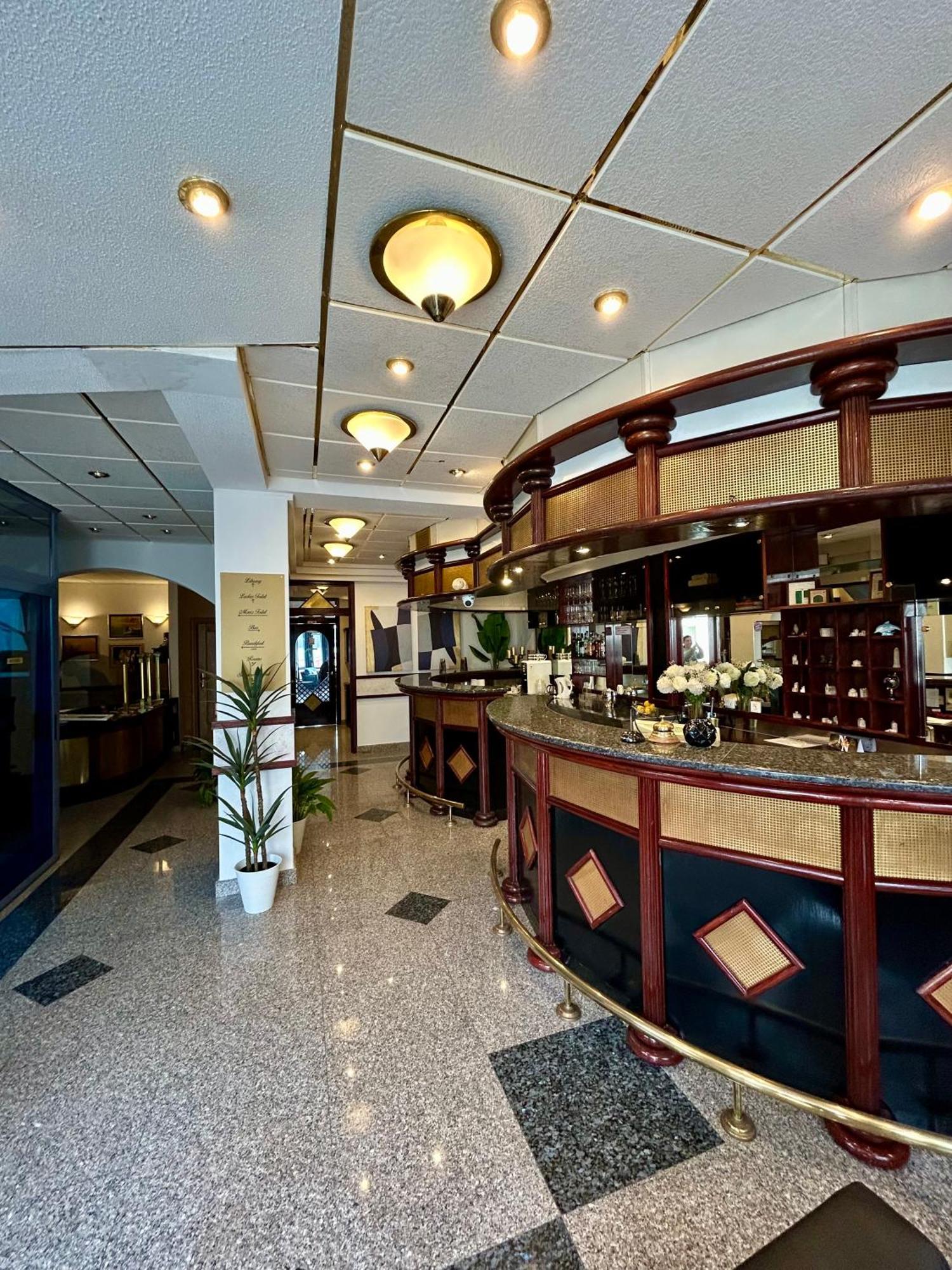 Hotel Bavaria Trogir Donji Seget Esterno foto