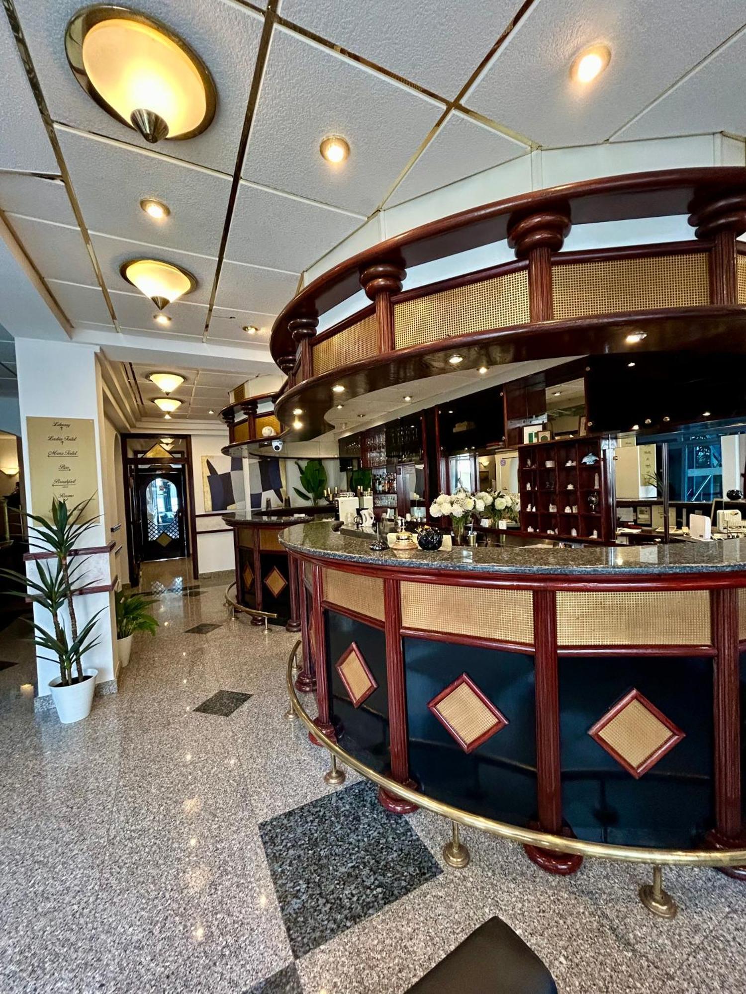 Hotel Bavaria Trogir Donji Seget Esterno foto