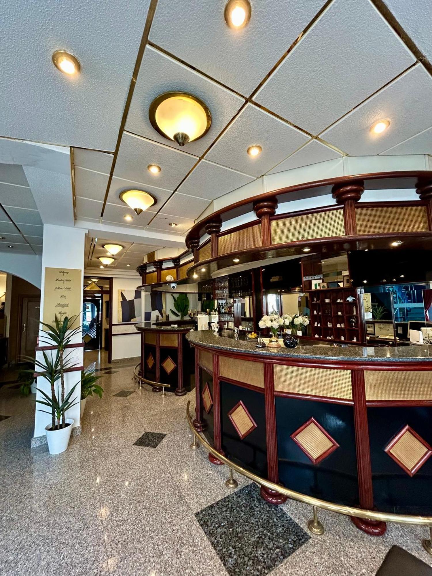 Hotel Bavaria Trogir Donji Seget Esterno foto
