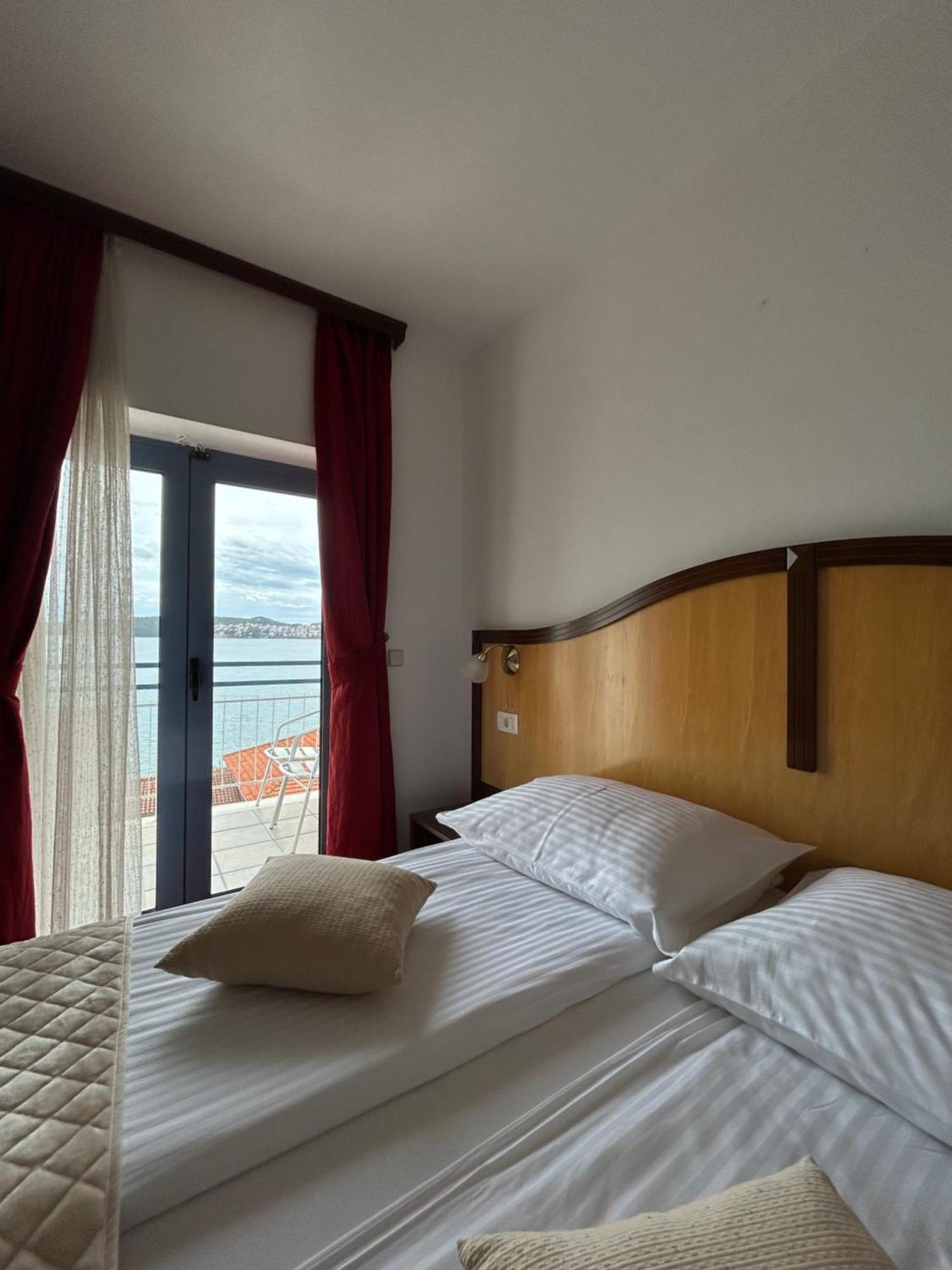 Hotel Bavaria Trogir Donji Seget Esterno foto