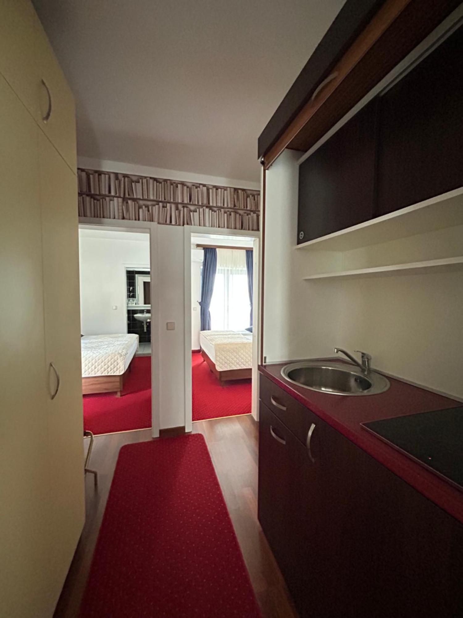 Hotel Bavaria Trogir Donji Seget Esterno foto