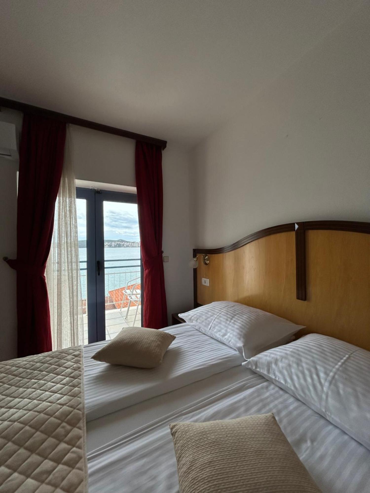 Hotel Bavaria Trogir Donji Seget Esterno foto