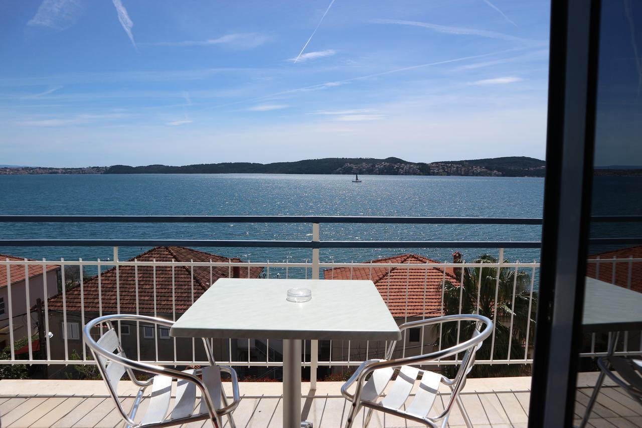 Hotel Bavaria Trogir Donji Seget Esterno foto