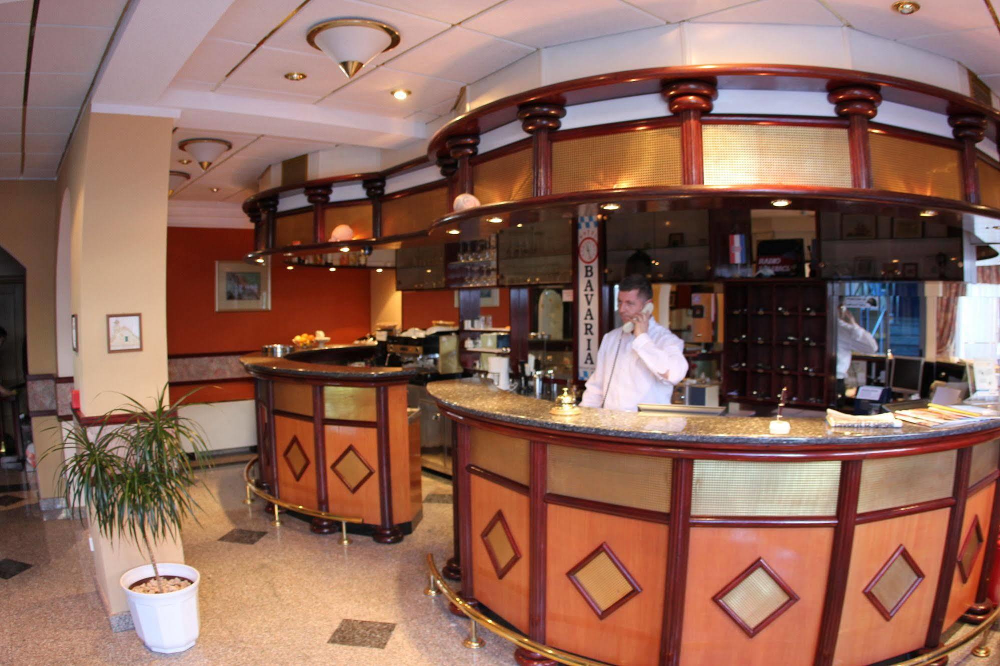 Hotel Bavaria Trogir Donji Seget Esterno foto