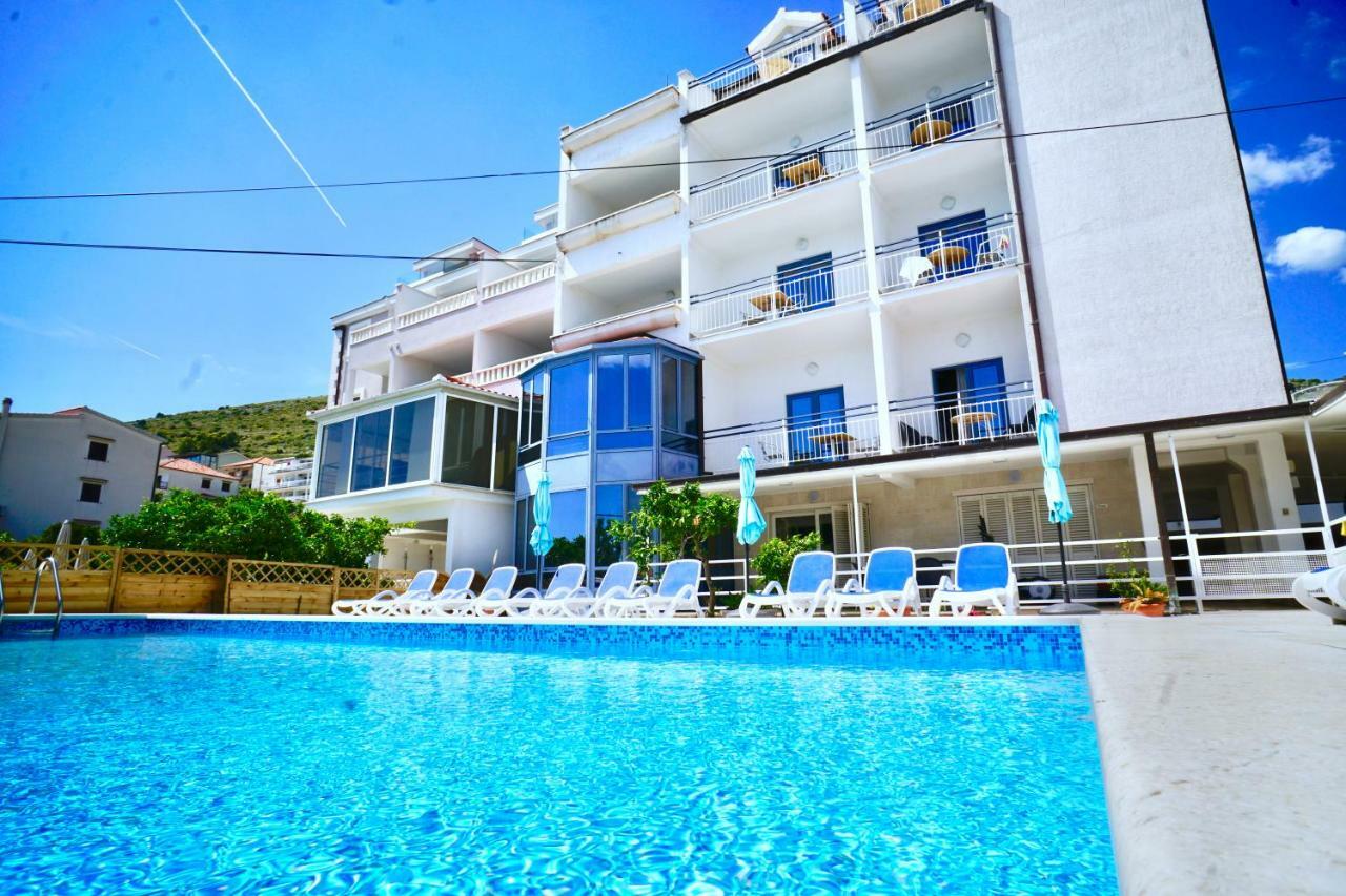 Hotel Bavaria Trogir Donji Seget Esterno foto